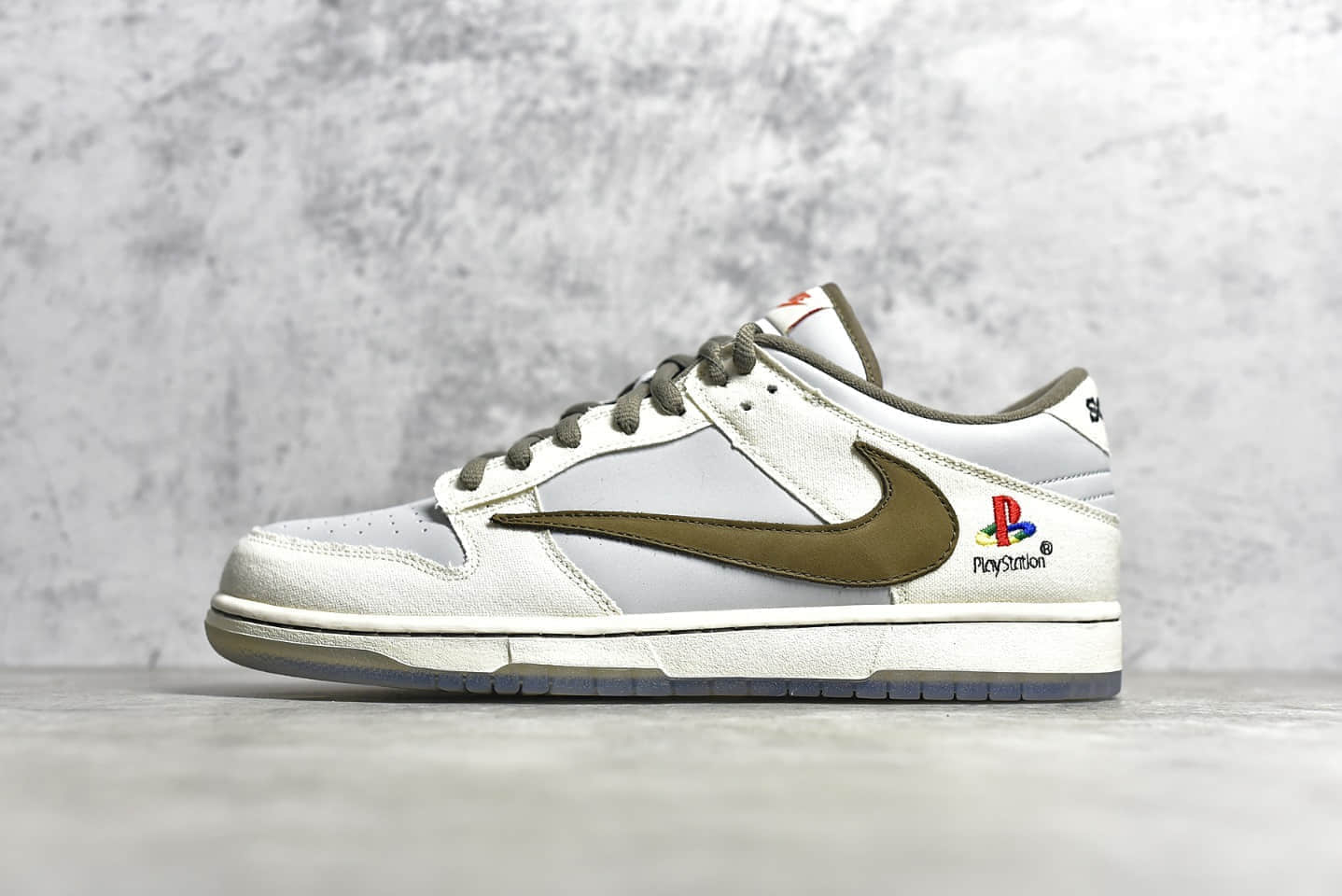 耐克Dunk SB斯科特联名倒钩低帮 TS x PlayStation x NIKE SB Dunk PS5 耐克Dunk倒钩低帮 货号:DA1638-100