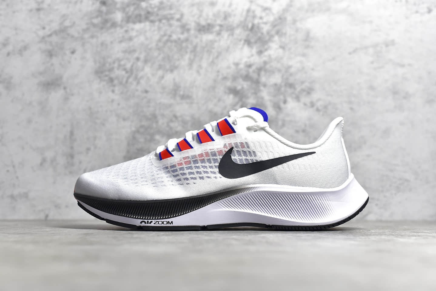 耐克登月37代白色跑鞋 NIKE Air Zoom Pegasus 37 最高品质耐克登月货源 货号：DD8348-100