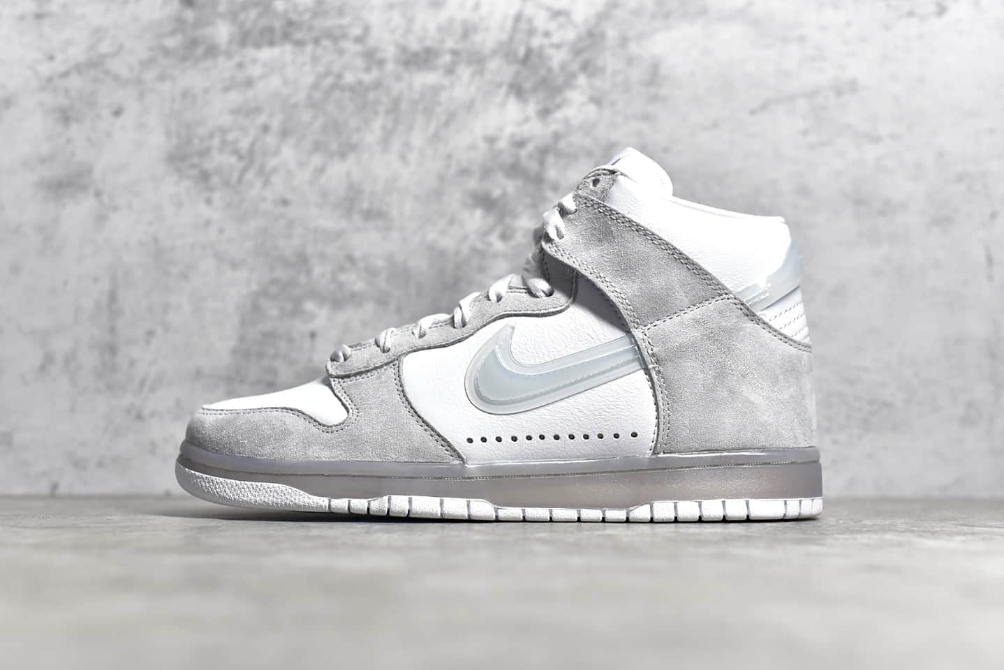 耐克DUNK SB Slam Jam联名 Slam Jam x NIIKE SB Dunk Hi "Light Gray" 耐克Dunk白灰高帮板鞋 货号:DA1639-100