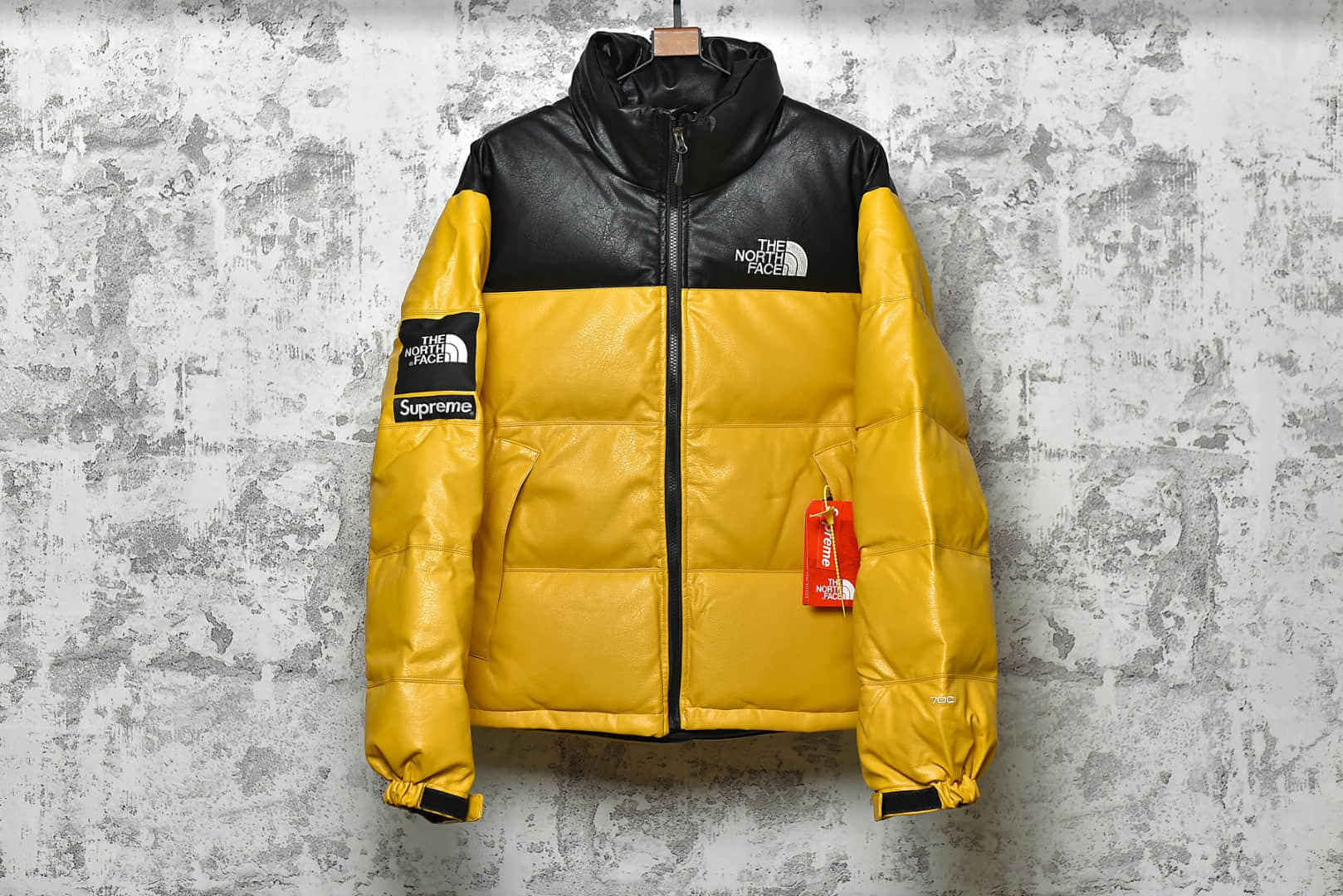 北面supreme联名款黄黑羽绒服 Supreme x The North Face联名 顶级版本北面羽绒服渠道