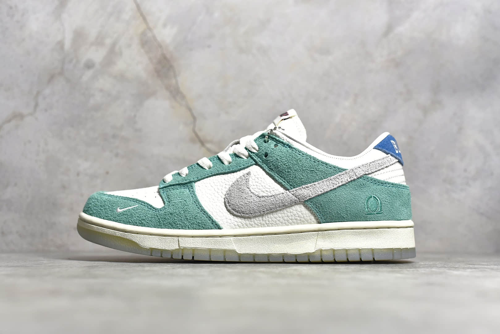 耐克Dunk SB KASINA 联名款板鞋 KASINA x NIKE SB Dunk Low 耐克Dunk白绿麂皮低帮 货号:CZ6501-101
