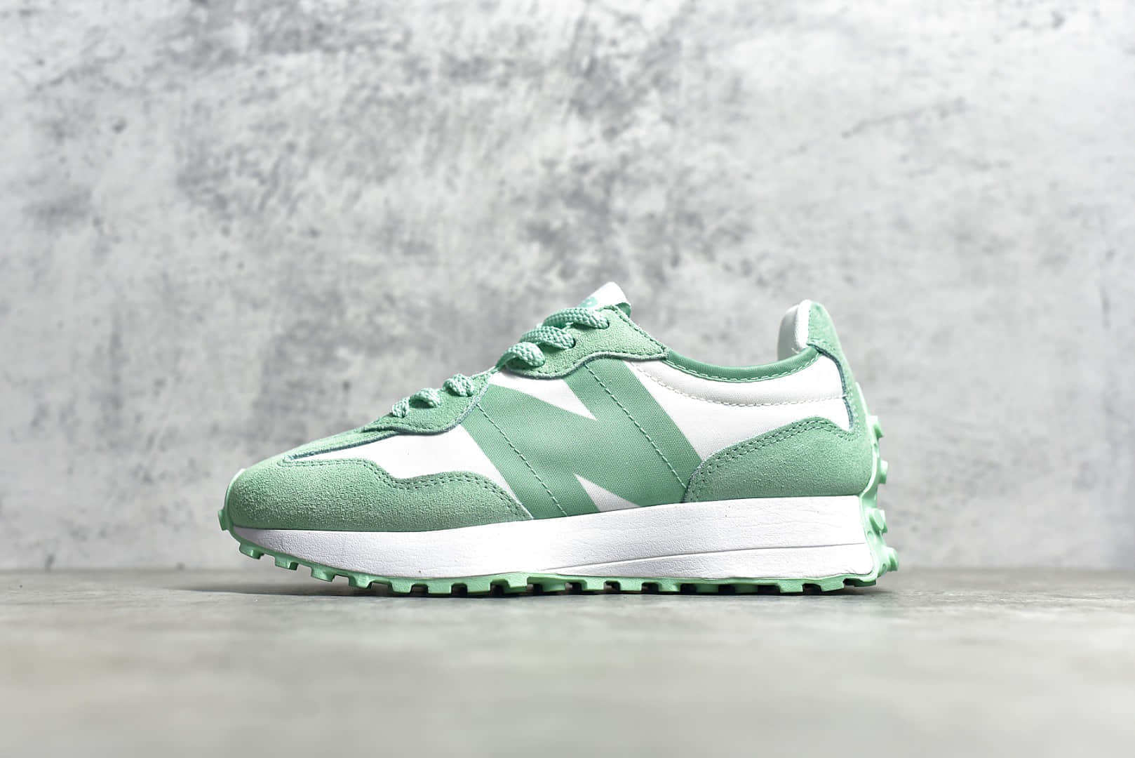 新百伦NB327白绿 New Balance 327复古先锋 新百伦复古白绿色跑鞋 货号:MS327AO1灰绿