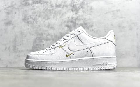 耐克空军荔枝皮全白低帮 NIKE Wmns Air Force 1' 07 LX"Chrome Swooshes White" 货号：CT1988-100