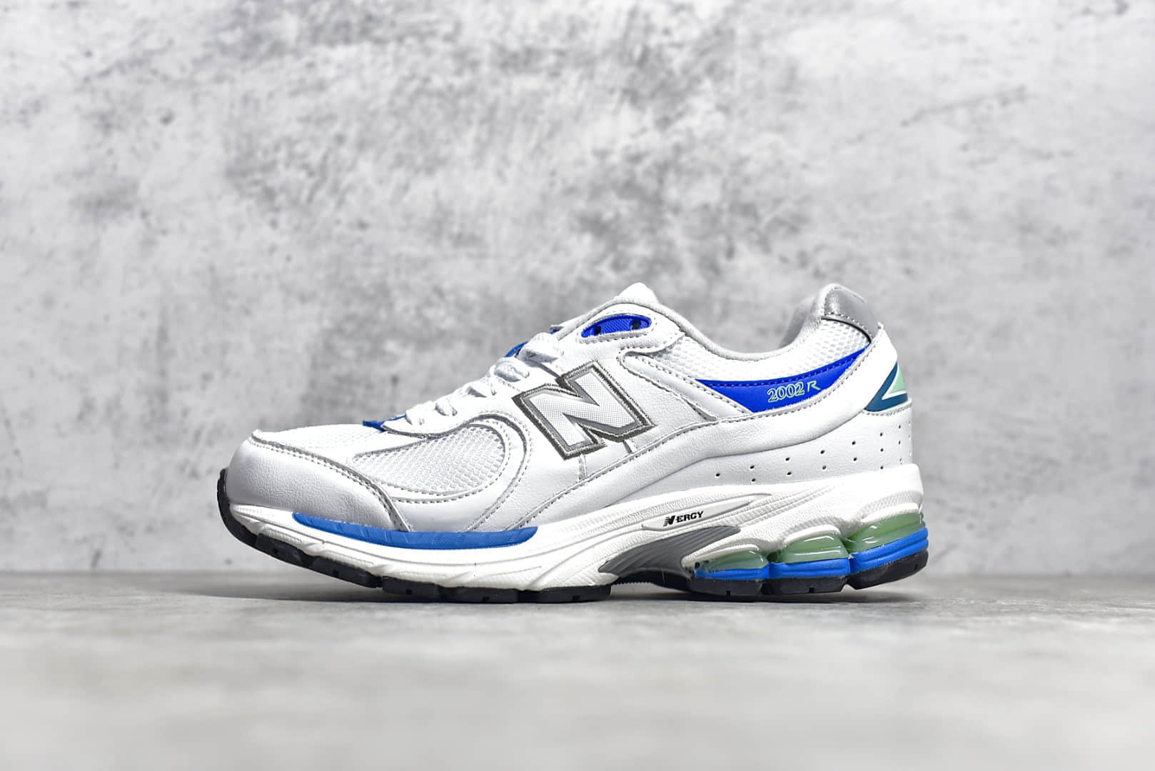 新百伦2002白蓝色慢跑鞋缓震性能 New Balance WL2002 NB复古休闲跑步鞋 货号:ML2002RW