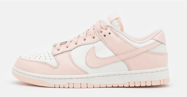 耐克Dunk SB粉色低帮实物图 Nike Dunk Low WMNS “Orange Pearl” 清新粉色装扮耐克白粉配色 货号:DD1503-102