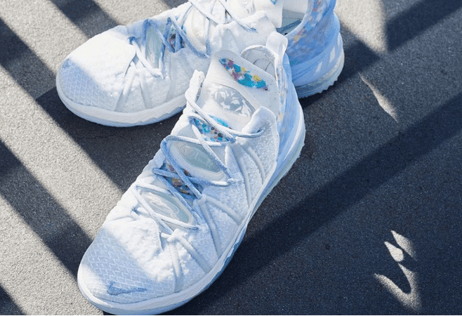 耐克詹姆斯18冰淇淋配色实物图 Nike LeBron 18 “Blue Tint” 耐克白蓝色实战球鞋 货号:CW3156-400