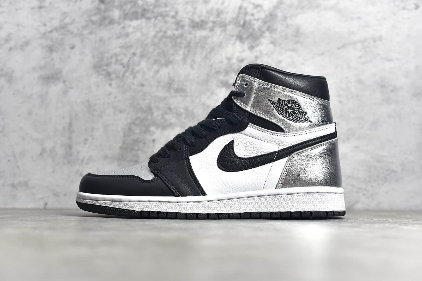 AJ1黑银脚趾小伦纳德高帮 Air Jordan 1 Retro “Silver Toe” 黑银脚趾漆皮头层皮拼接 货号:CD0461-001