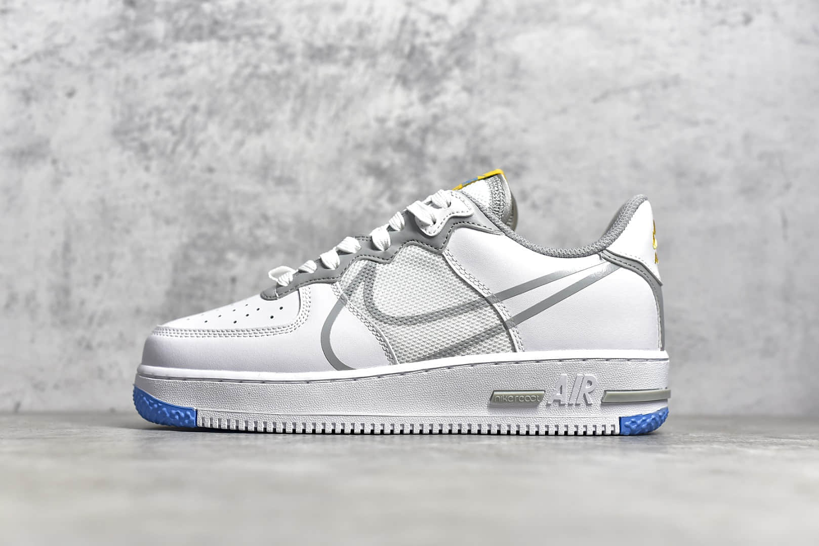 耐克空军白蓝大勾夜光 NIKE Air Force 1 React 大勾白蓝 原厂CJ版本耐克空军现货 货号:CT1020-100