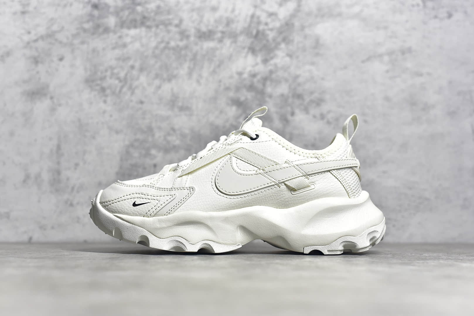 耐克帆白新款小白鞋 NIKE TC 7900 帆白 人气单品女鞋 耐克白色增高鞋 货号:DD9682-100