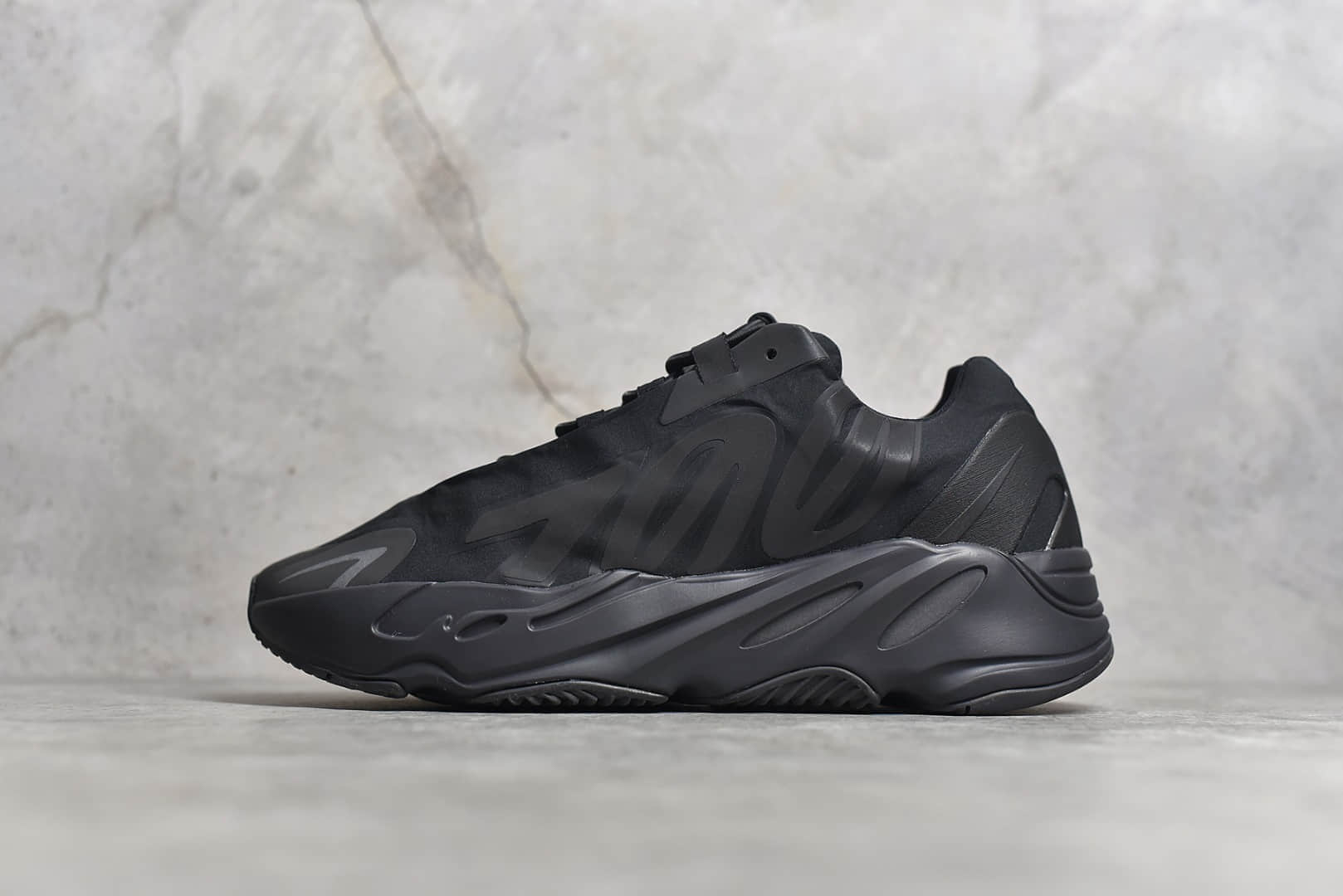 椰子700MNVN黑武士 adidas originals Yeezy Boost 700 MNVN 莆田OG纯原版本椰子货源 货号：FV4440