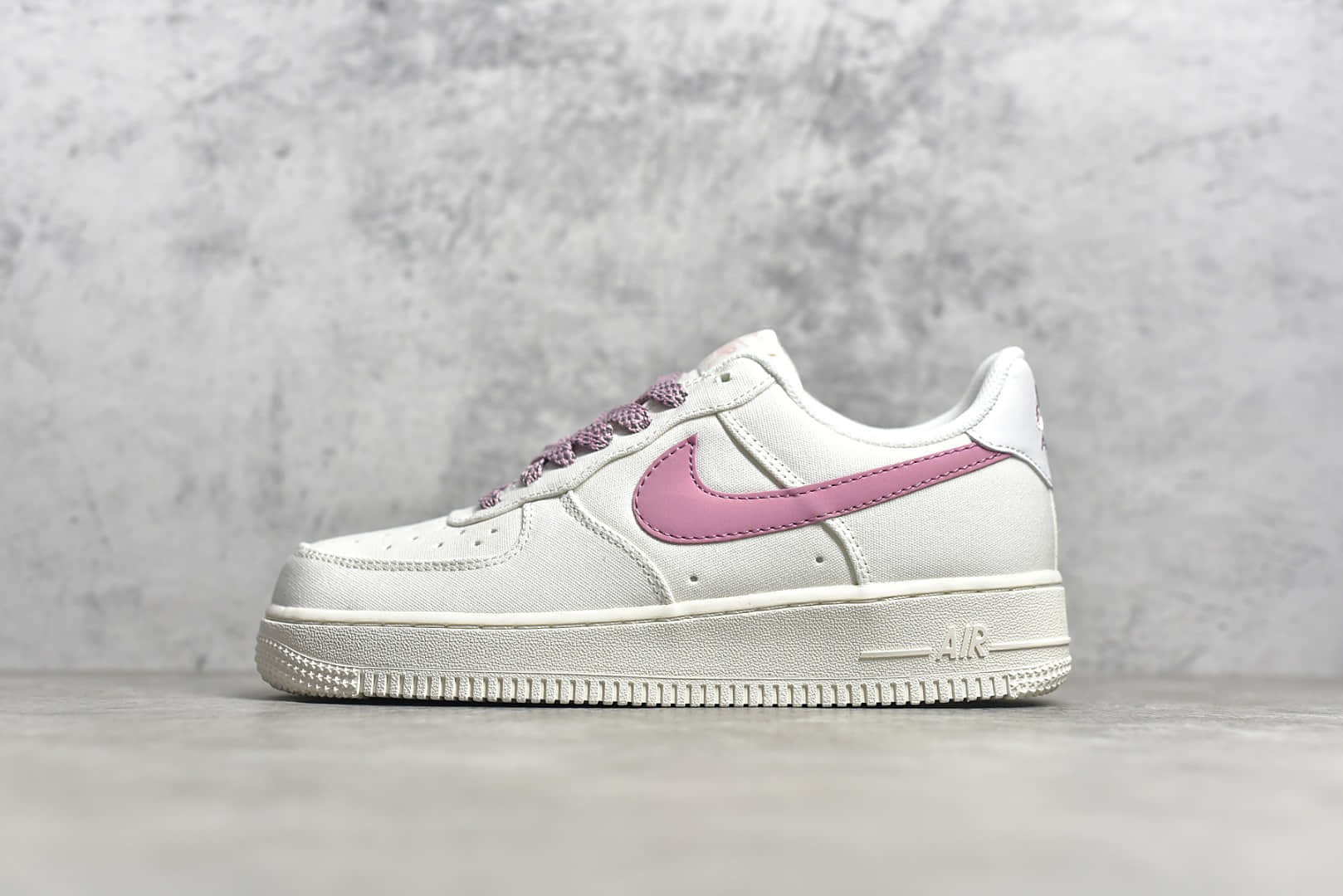 耐克空军白粉低帮 NIKE Air Force 1 '07 Lv8 耐克空军满天星纯原版本 货号:315122-106