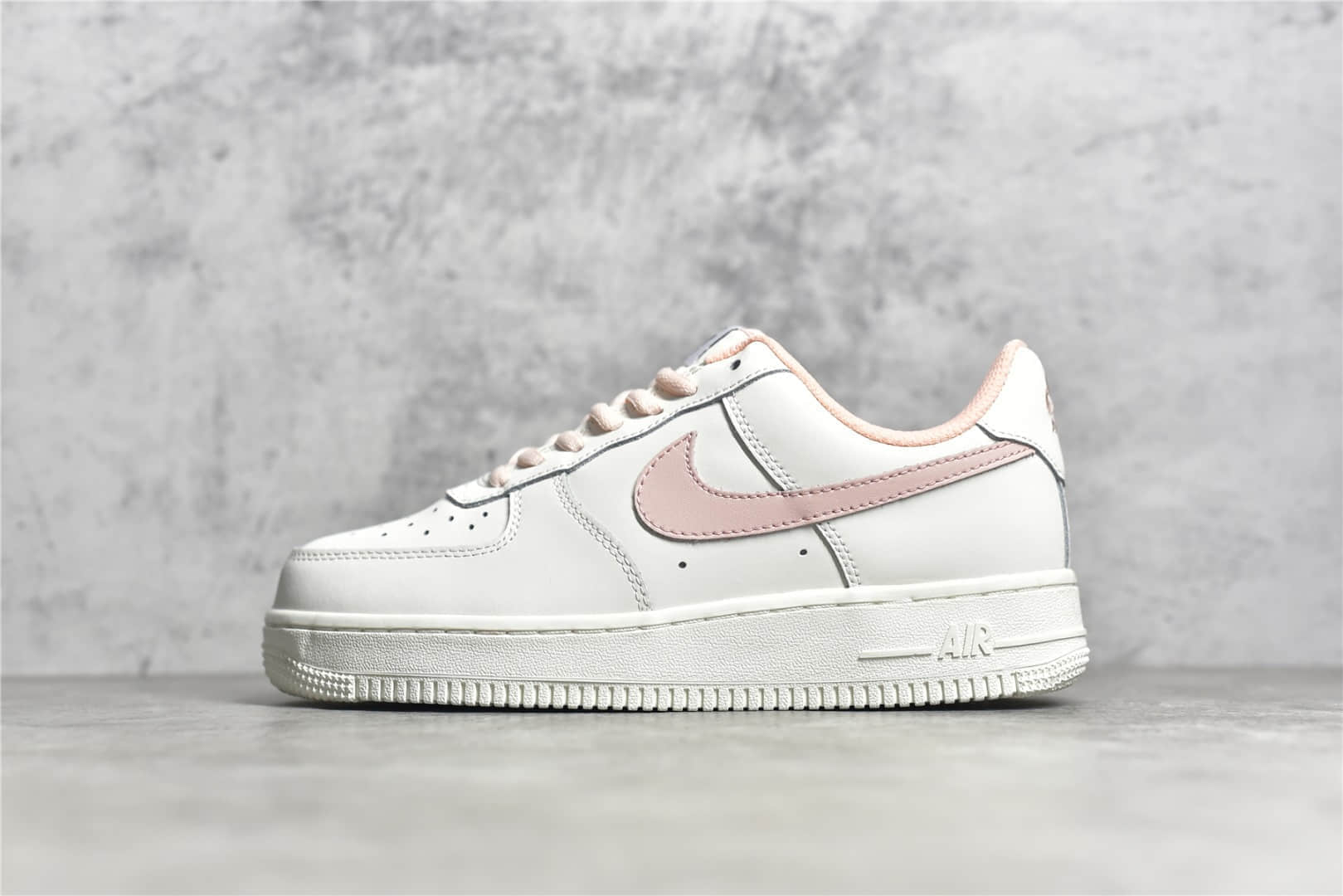 耐克空军白粉低帮 NIKE Air Force 1 顶级版本耐克空军一号纯原版本耐克空军女子板鞋 货号:CQ5059-106