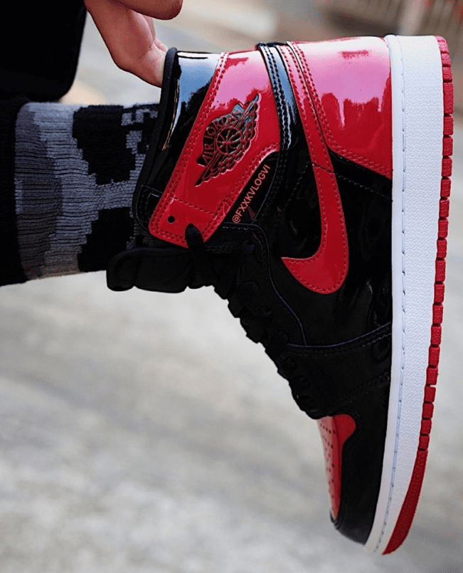 AJ1黑红禁穿复刻发售 Air Jordan 1 High OG “Bred Patent” AJ1黑红漆皮高帮上脚图 货号:555088-063