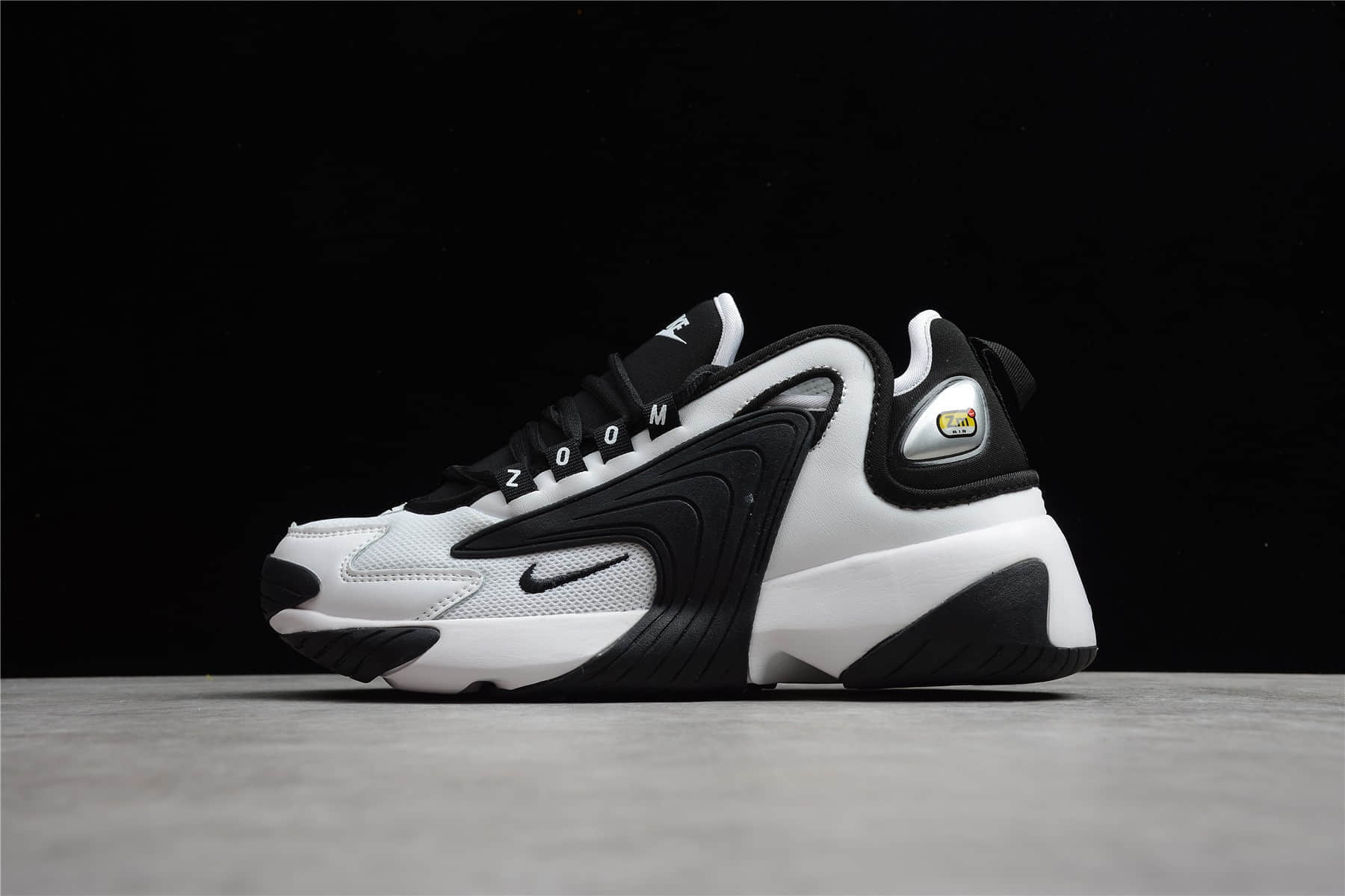 耐克2K黑白色跑鞋公司级版本 NIKE ZOOM 2K WMNS 耐克复古潮流老爹跑步运动鞋 货号:AO0354-100