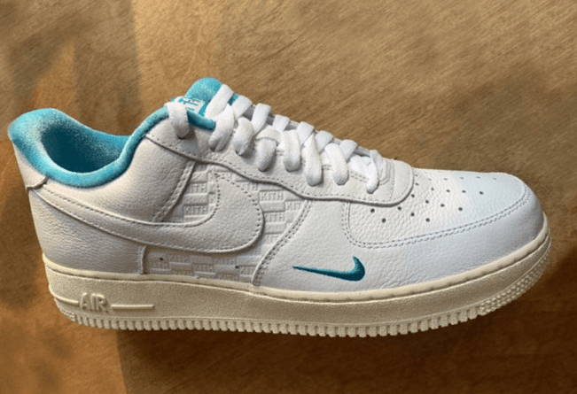 耐克空军Kith联名新款实物图 Kith x Nike Air Force 1 Low “Hawaii” 耐克空军白蓝色低帮 货号:DC9555-100