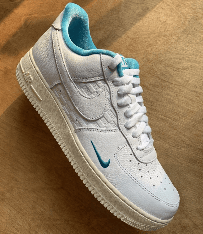 耐克空军Kith联名新款实物图 Kith x Nike Air Force 1 Low “Hawaii” 耐克空军白蓝色低帮 货号:DC9555-100