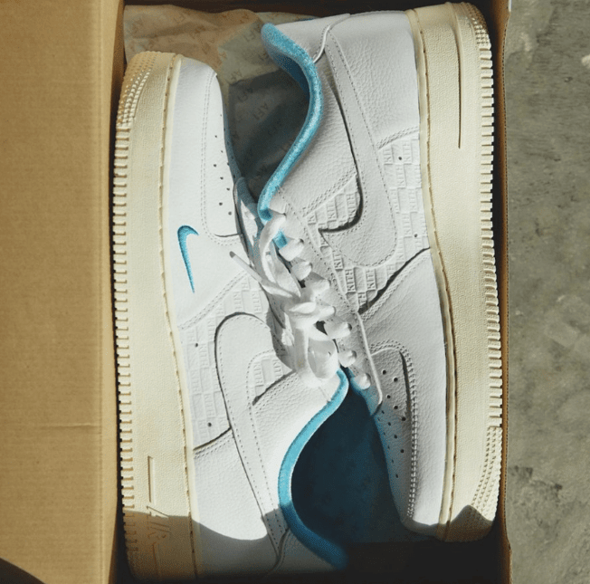 耐克空军Kith联名新款实物图 Kith x Nike Air Force 1 Low “Hawaii” 耐克空军白蓝色低帮 货号:DC9555-100