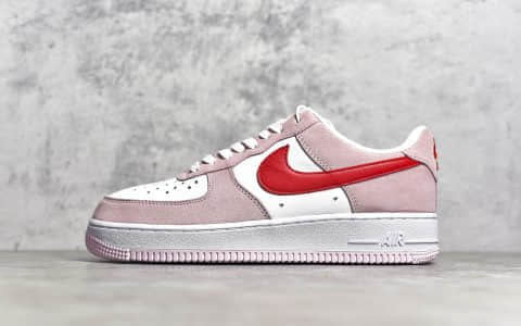 CJ纯原版本耐克空军一号情人节限定 Nike Air force 1‘07 QS“Valentine‘s Day” 耐克空军白粉红色低帮 货号：DD3384-600