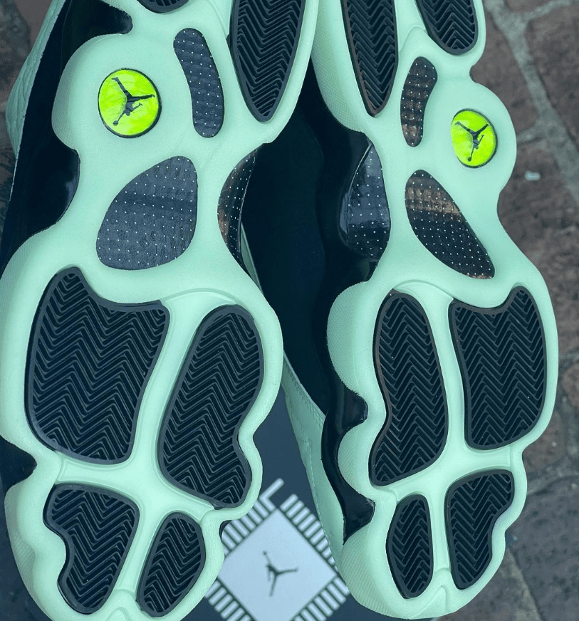 AJ13光棍节新鞋 Air Jordan 13 Low “Singles Day” 低帮熊猫AJ13UV变色 AJ13真碳 货号:DM0803-300