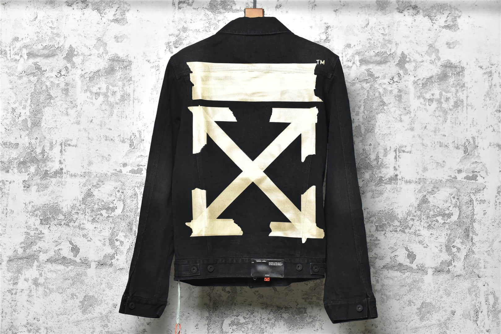 OFF WHITE胶条箭头印花黑色牛仔外套 OFF WHITE C O VIRGIL 20ss OW新款外套 莆田衣服厂家