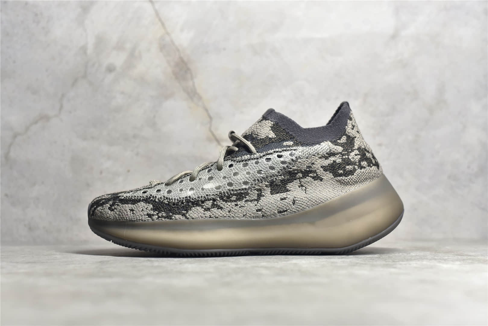 椰子380黑灰炫黑秘宝男女同款 Adidas originals Yeezy Boost 380 Stone Salt 椰子OG纯原版本 货号：GZ0472