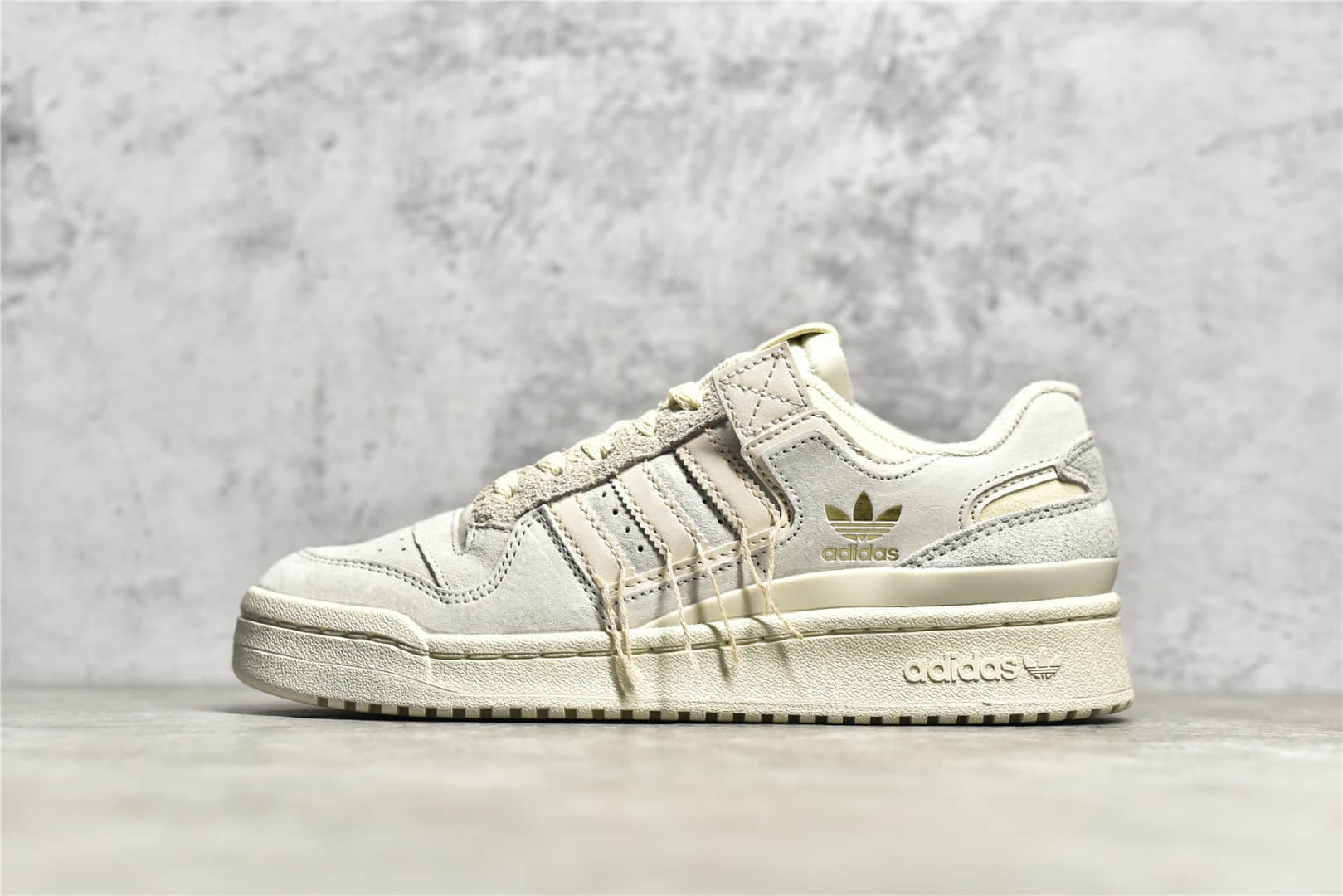 阿迪达斯Forum84骨白线头板鞋 adidas Originals Forum 84 OG “Bright Blue” 货号: GW0299