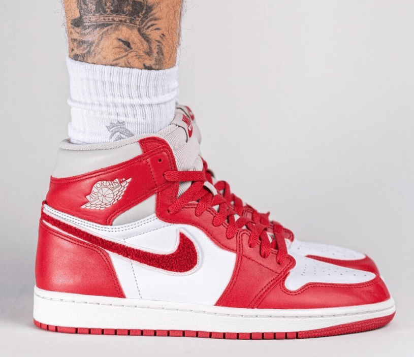 AJ1白红高帮 Air Jordan 1 High OG WMNS “Chenille” AJ1摇粒绒加灯芯绒 货号:DJ4891-061