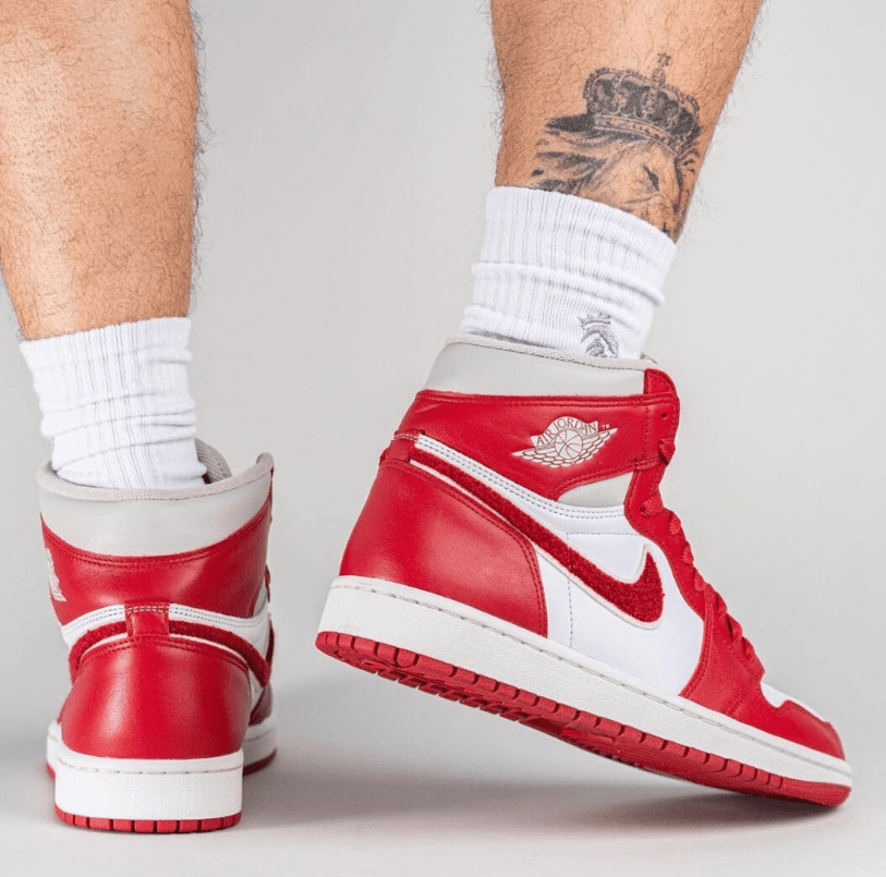 AJ1白红高帮 Air Jordan 1 High OG WMNS “Chenille” AJ1摇粒绒加灯芯绒 货号:DJ4891-061