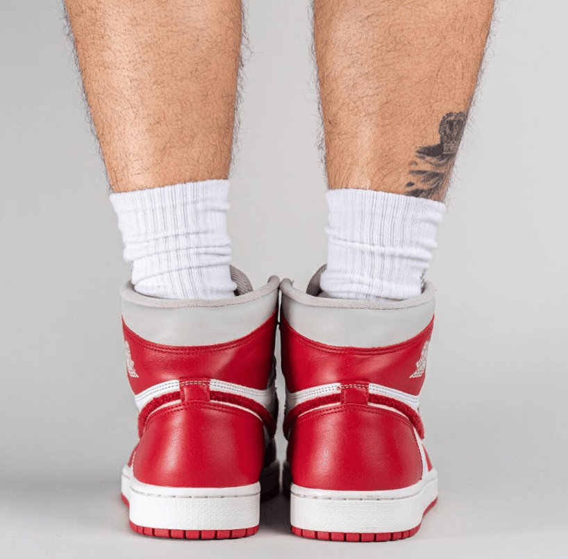 AJ1白红高帮 Air Jordan 1 High OG WMNS “Chenille” AJ1摇粒绒加灯芯绒 货号:DJ4891-061