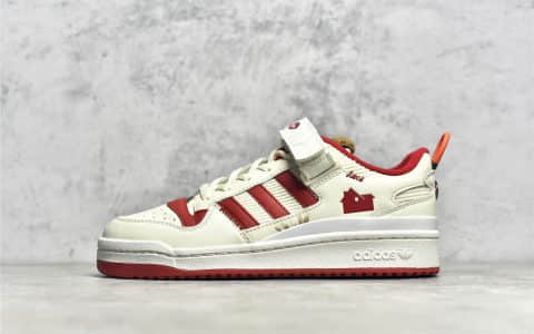 阿迪达斯小鬼当家联名米白红低帮板鞋 Home Alone x adidas Forum Low 货号:GZ4378