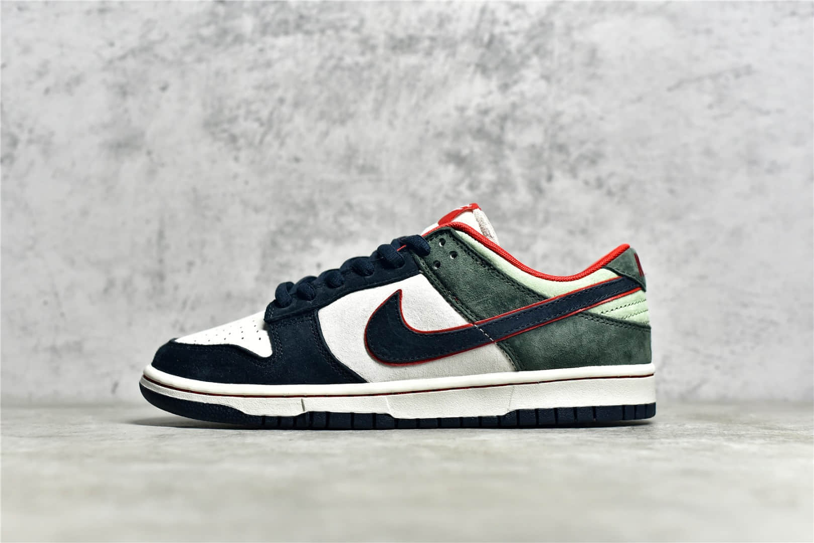 耐克SB Dunk大友克洋联名 Otomo Katsuhiro × Nike SB Dunk Low "Steamboy OST" 货号:LF0039-004