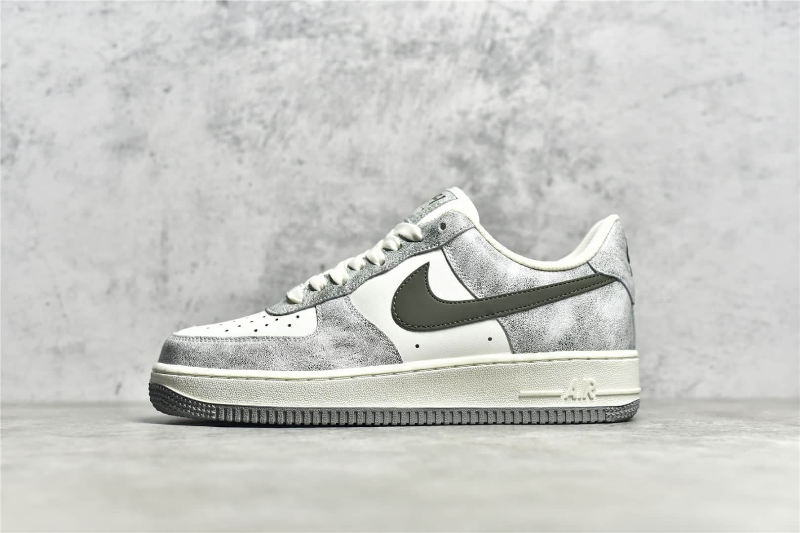 耐克空军岩石绿低帮 Nike Air Force 1 Low ’07 原厂耐克空军气垫 正品耐克空军 货号:BL5866-906