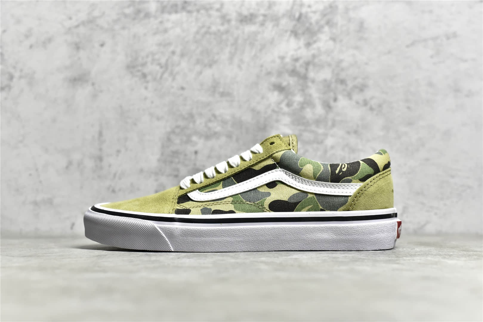 万斯猿头人联名迷彩低帮帆布鞋 Bape x Vans Old Skool 万斯2022年新款 万斯最新联名款