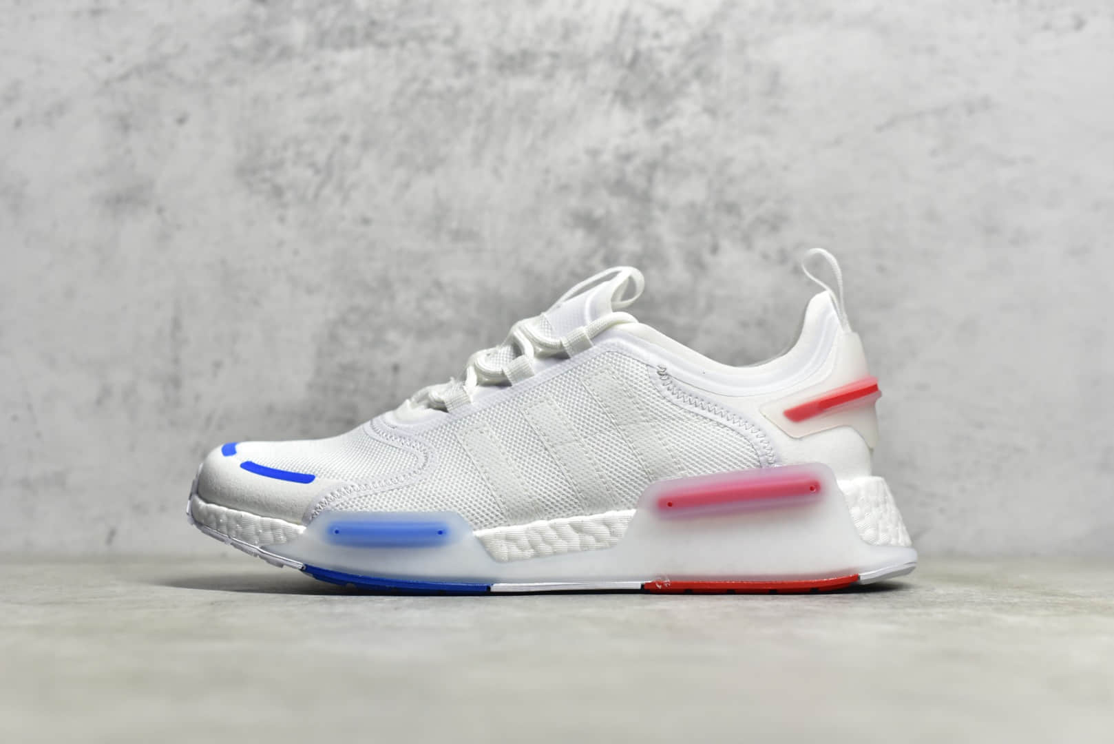 阿迪达斯NMD三代白色BOOST跑鞋 Adidas NMDV3 BOOST 阿迪达斯透气跑鞋 阿迪达斯夏季跑鞋 货号:GX3379