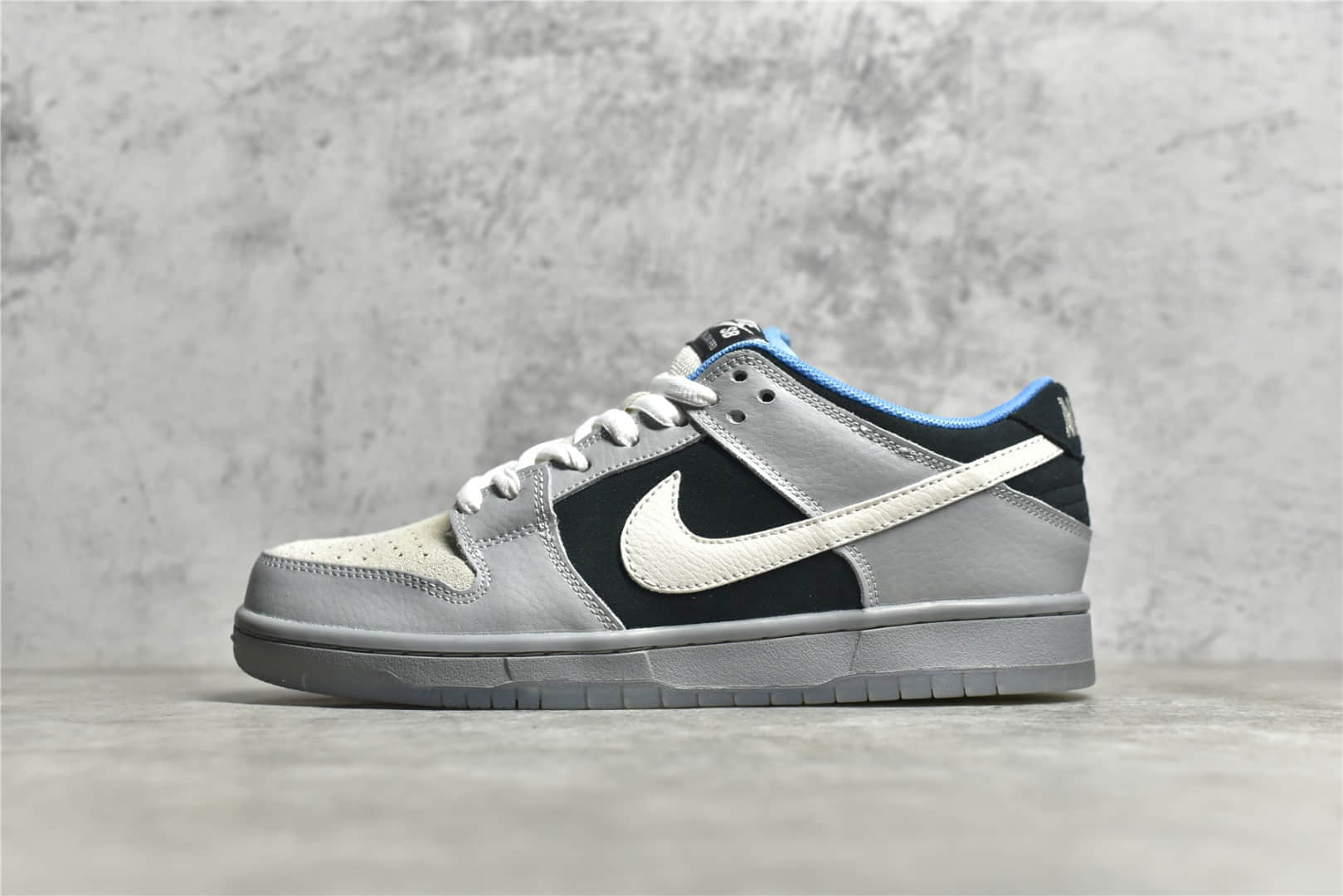 耐克知名球鞋店铺周年庆联名款 Nike Dunk Low x PREMIER PETOSKEY 耐克Dunk灰黑低帮 货号：313170-014