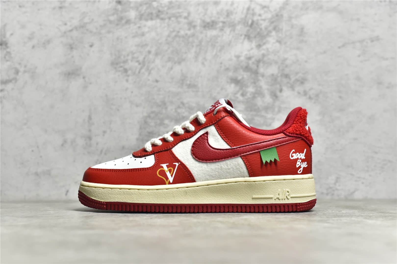 耐克空军白红爱心V低帮 Nike Air Force 1 耐克空军情侣板鞋 芯片版本空军一号 货号:DO5220-161