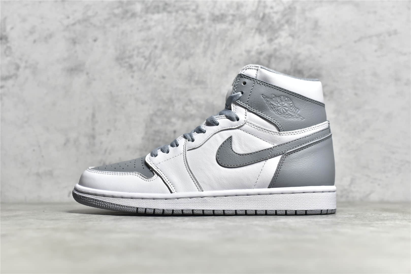 AJ1白灰山羊高帮LJR纯原版本 Air Jordan 1 High OG “Stealth” AJ1荔枝纹 AJ新款 货号：555088-037