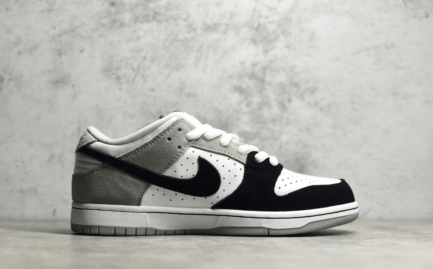 耐克SB Dunk叶绿素灰白黑低帮 Nike Dunk SB “Chlorophyll” 神版耐克Dunk板鞋 货号:BQ6817-011