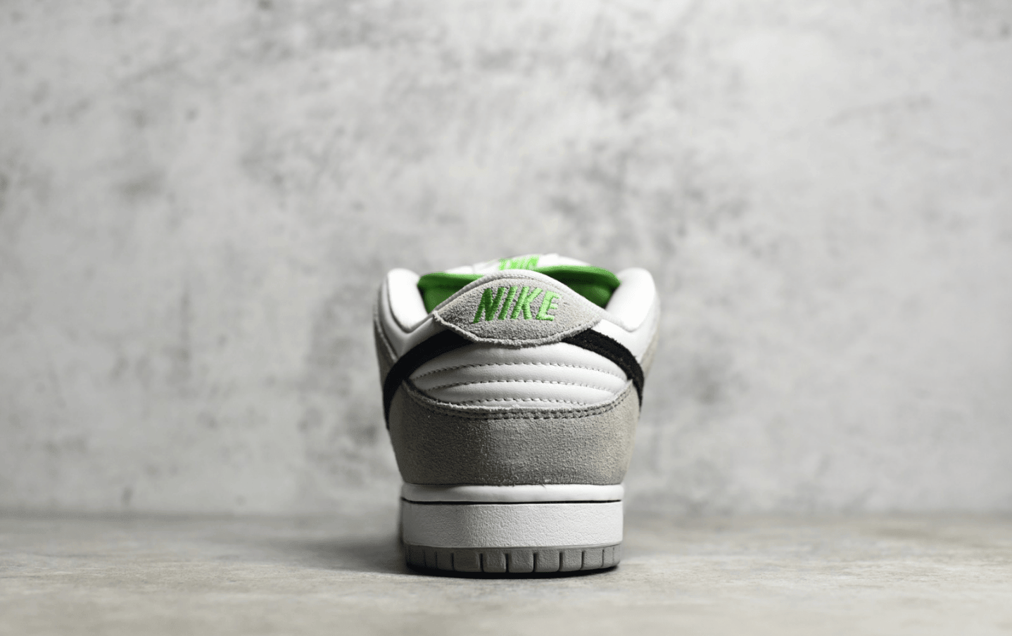 耐克SB Dunk叶绿素灰白黑低帮 Nike Dunk SB “Chlorophyll” 神版耐克Dunk板鞋 货号:BQ6817-011