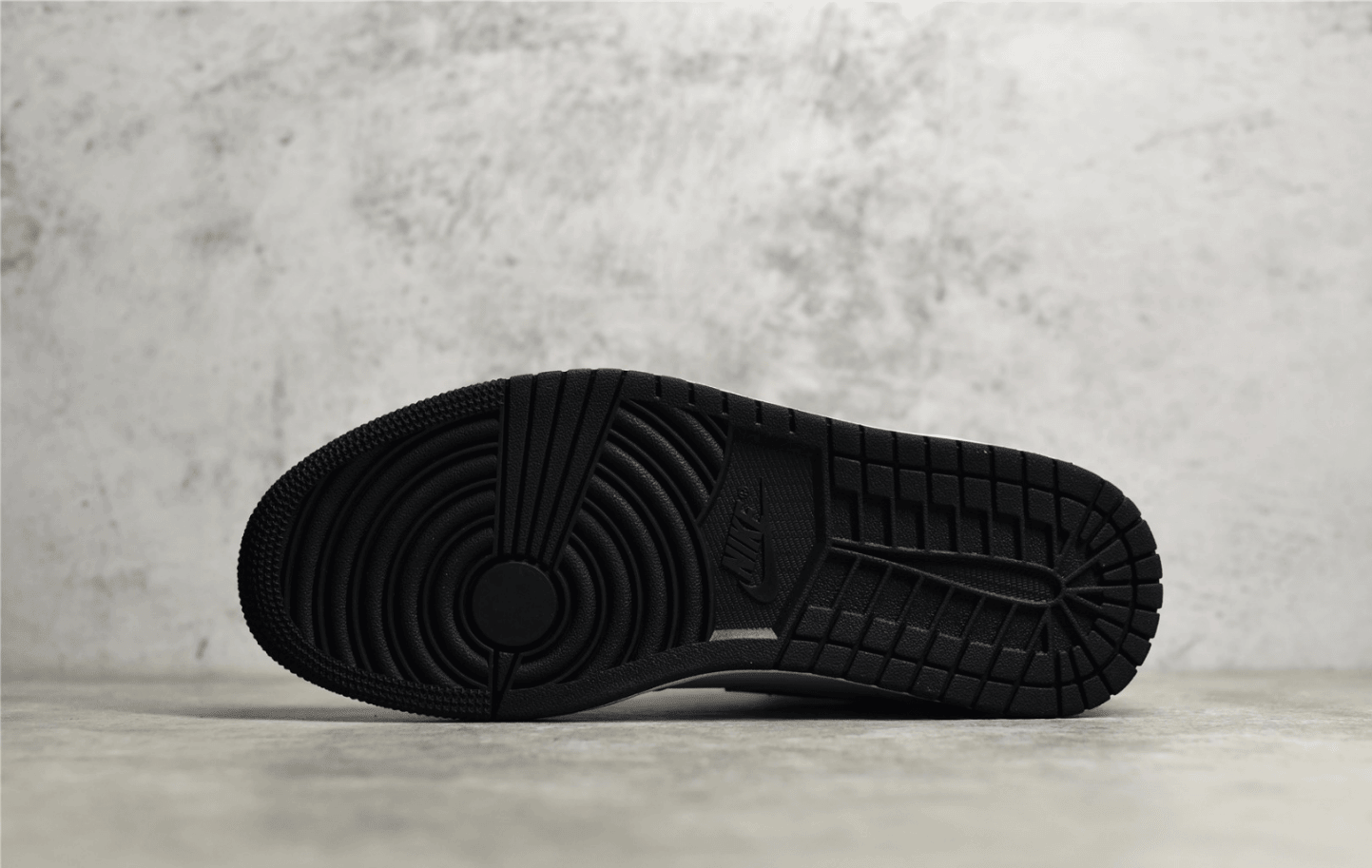LJR版本AJ1红卡其中帮板鞋 Air Jordan 1 Mid 正品原版AJ1中帮工厂 货号:555724-201