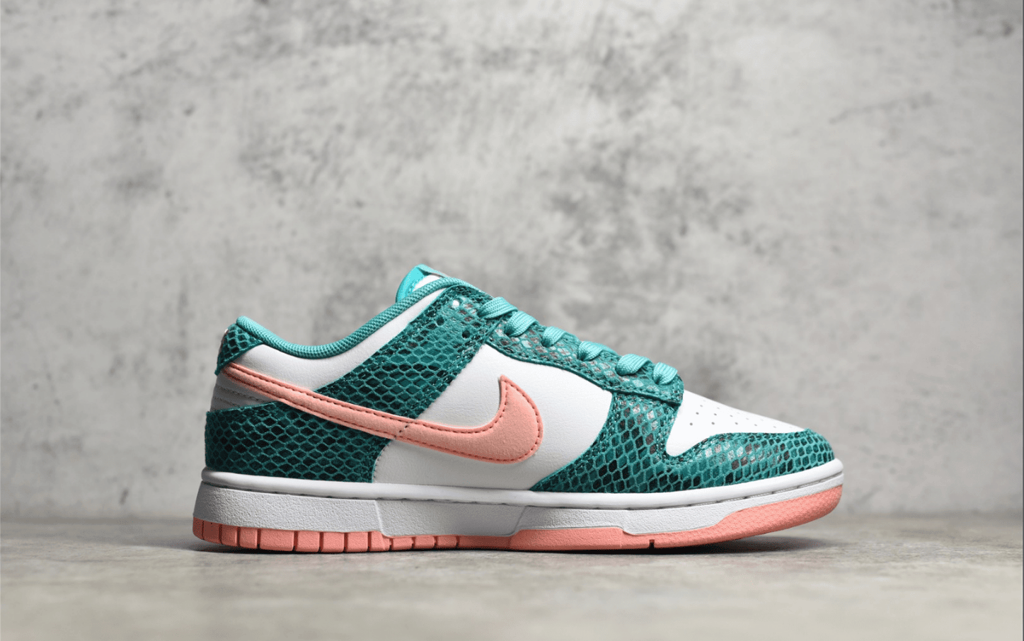 耐克Dunk白绿蛇纹低帮 Nike Dunk Low 耐克缓震板鞋 耐克Dunk校园情侣板鞋正品 货号:DR5877-300