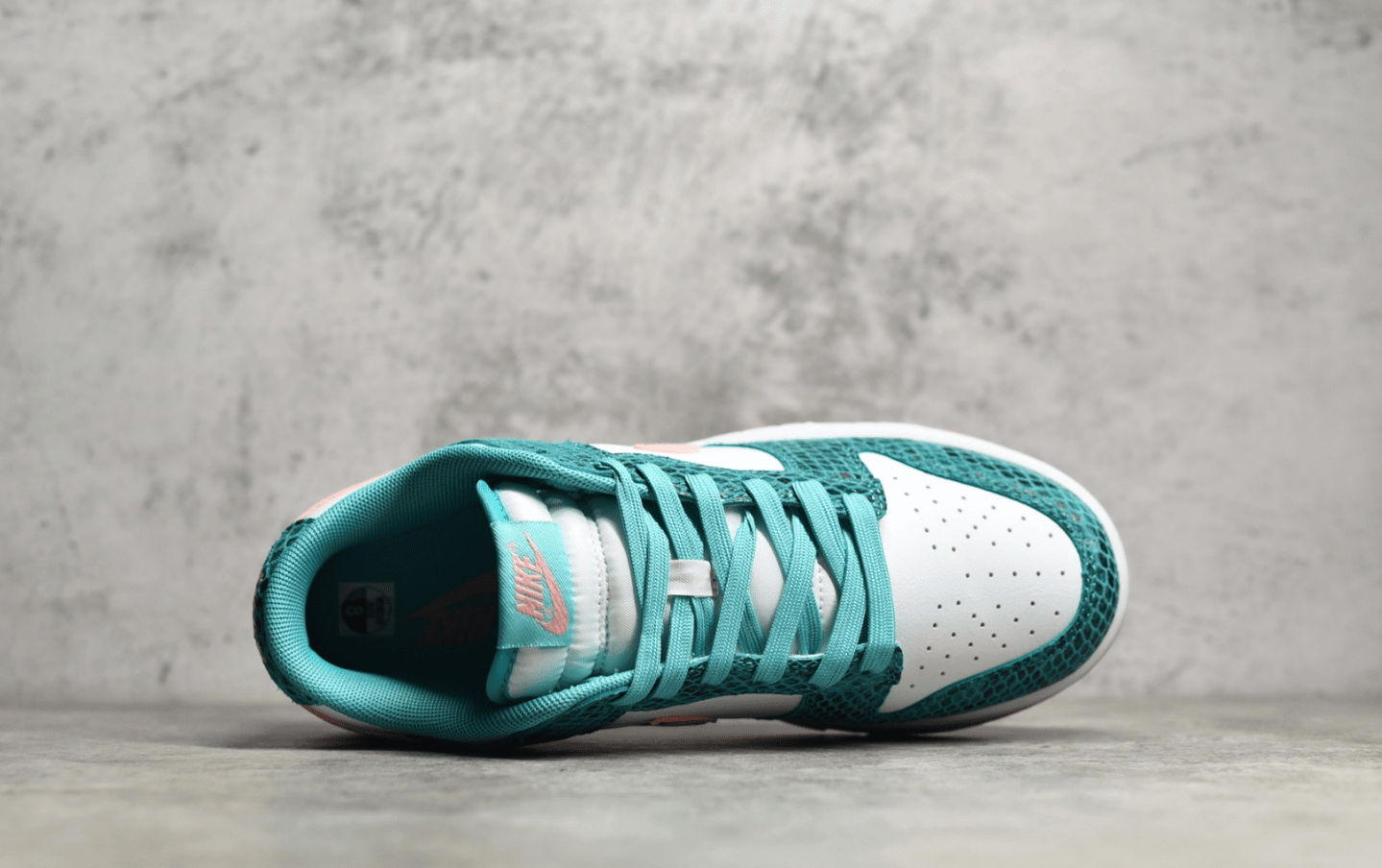 耐克Dunk白绿蛇纹低帮 Nike Dunk Low 耐克缓震板鞋 耐克Dunk校园情侣板鞋正品 货号:DR5877-300