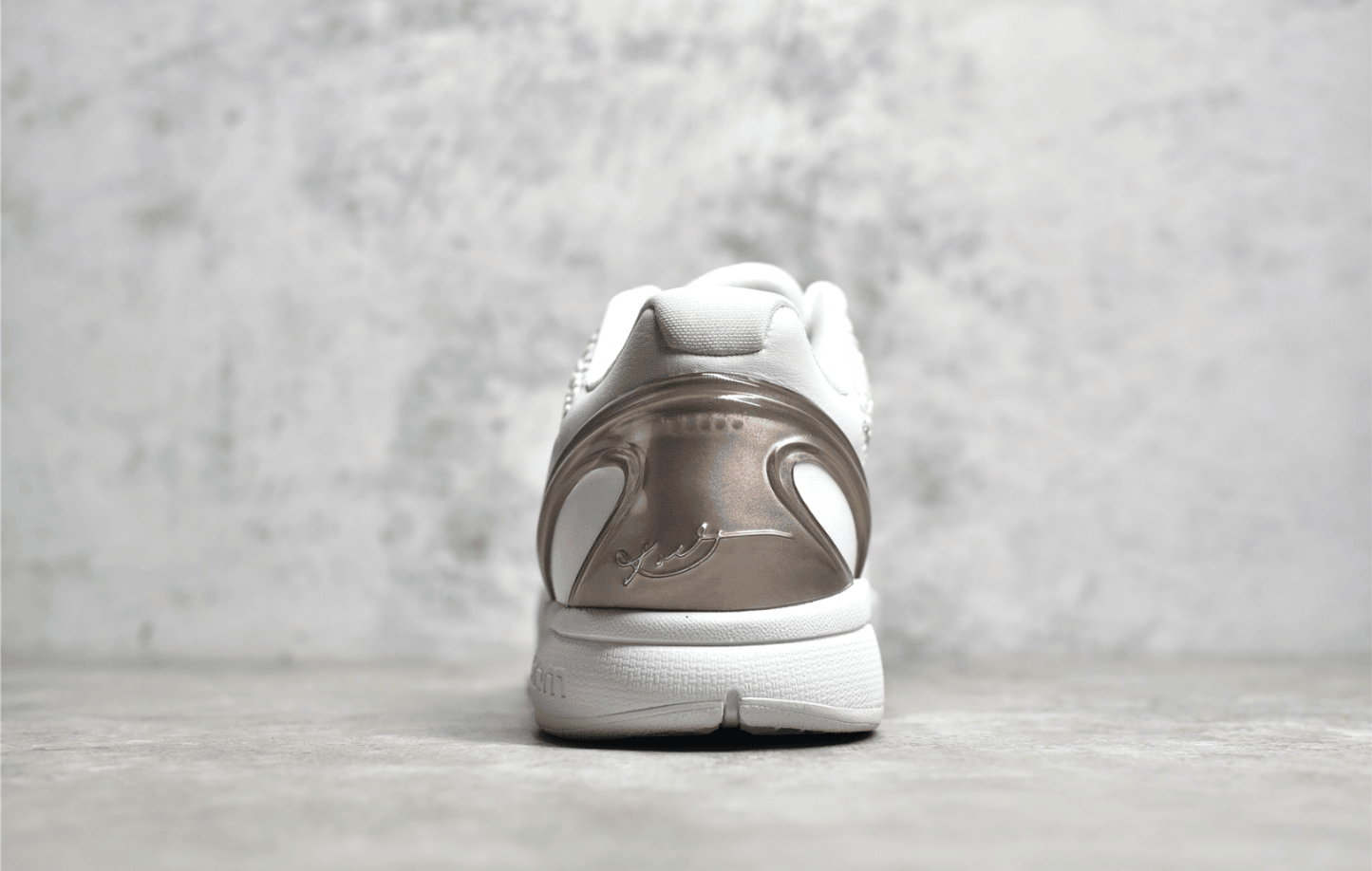 耐克科比6代白色实战球鞋 Nike Kobe 6 Protro “Mambacita” 耐克缓震球鞋 耐克科比6曼巴 货号：CW2190-002