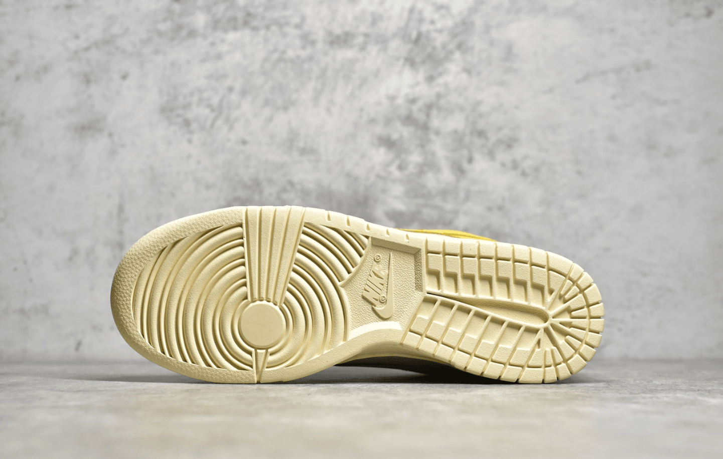 耐克SB Dunk香蕉低帮板鞋Nike SB Dunk Low LX Banana 耐克SB Dunk白黄低帮 货号:DR5487-100