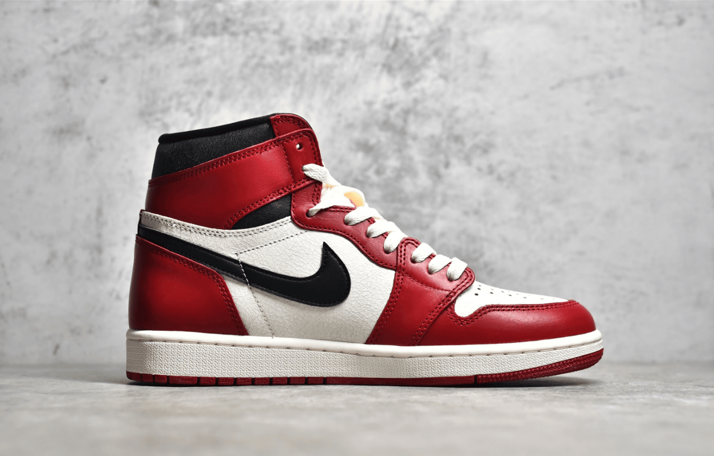 AJ1芝加哥做旧高帮 Air Jordan 1 Retro AJ1白红高帮复刻 AJ1正品 货号:DZ5485-612