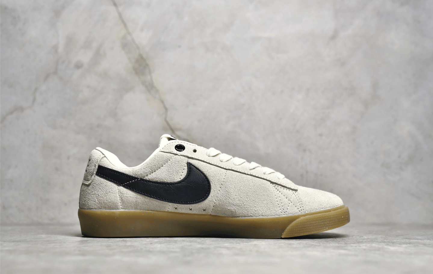耐克SB板鞋开拓者板鞋米白色低帮 Nike SB Blazer Low GT 耐克小白鞋 耐克麂皮板鞋 货号:704939-109