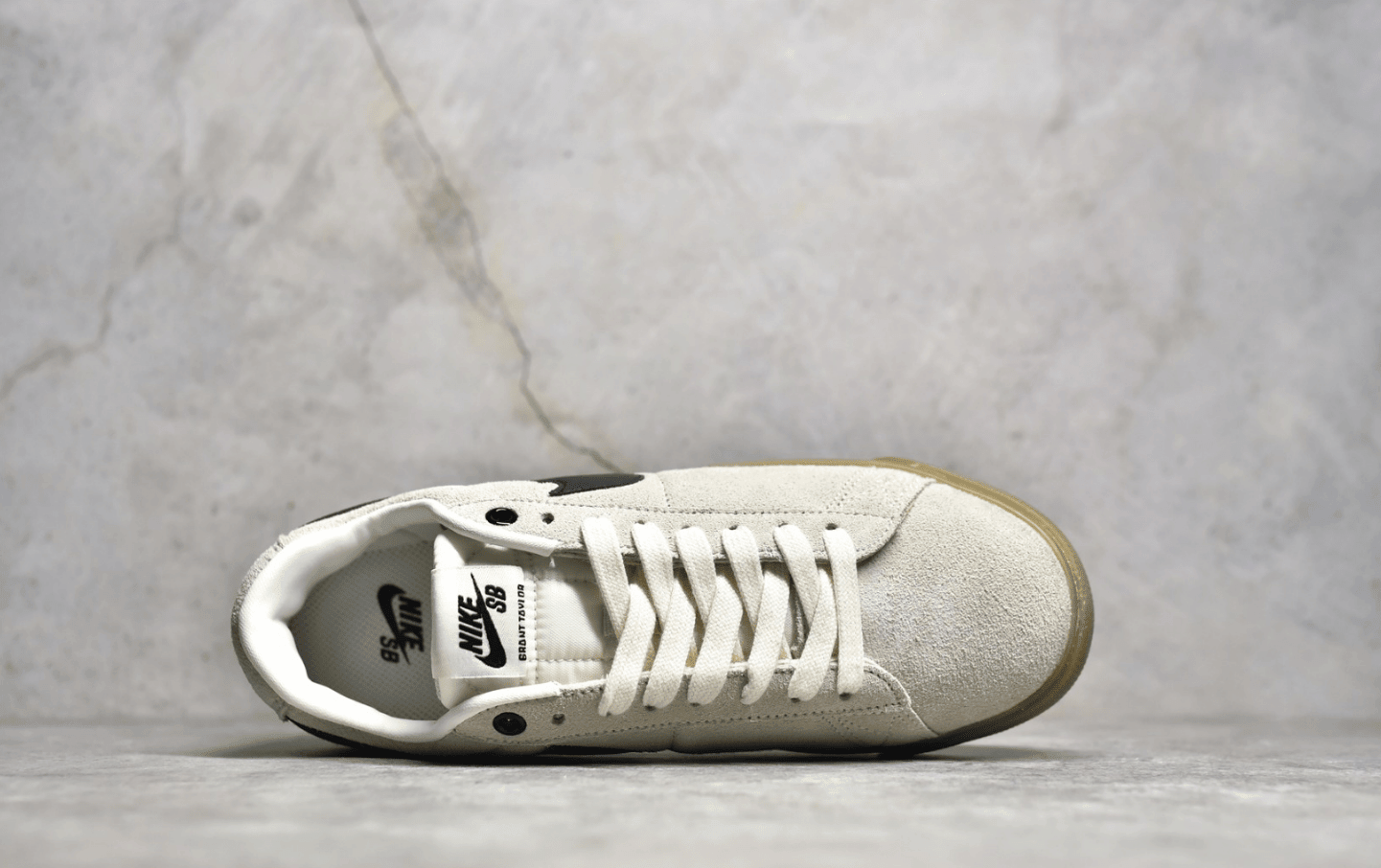 耐克SB板鞋开拓者板鞋米白色低帮 Nike SB Blazer Low GT 耐克小白鞋 耐克麂皮板鞋 货号:704939-109