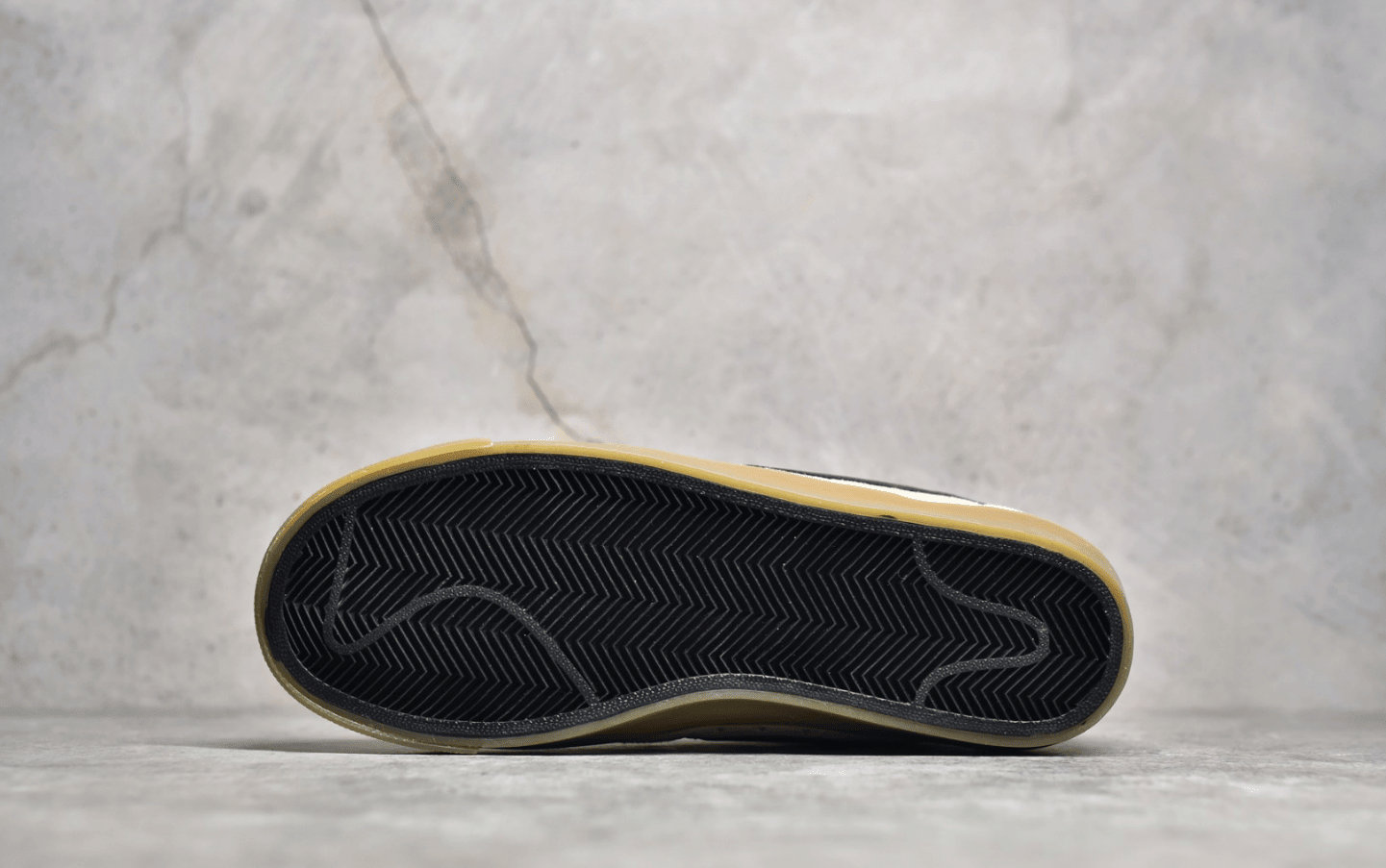 耐克SB板鞋开拓者板鞋米白色低帮 Nike SB Blazer Low GT 耐克小白鞋 耐克麂皮板鞋 货号:704939-109