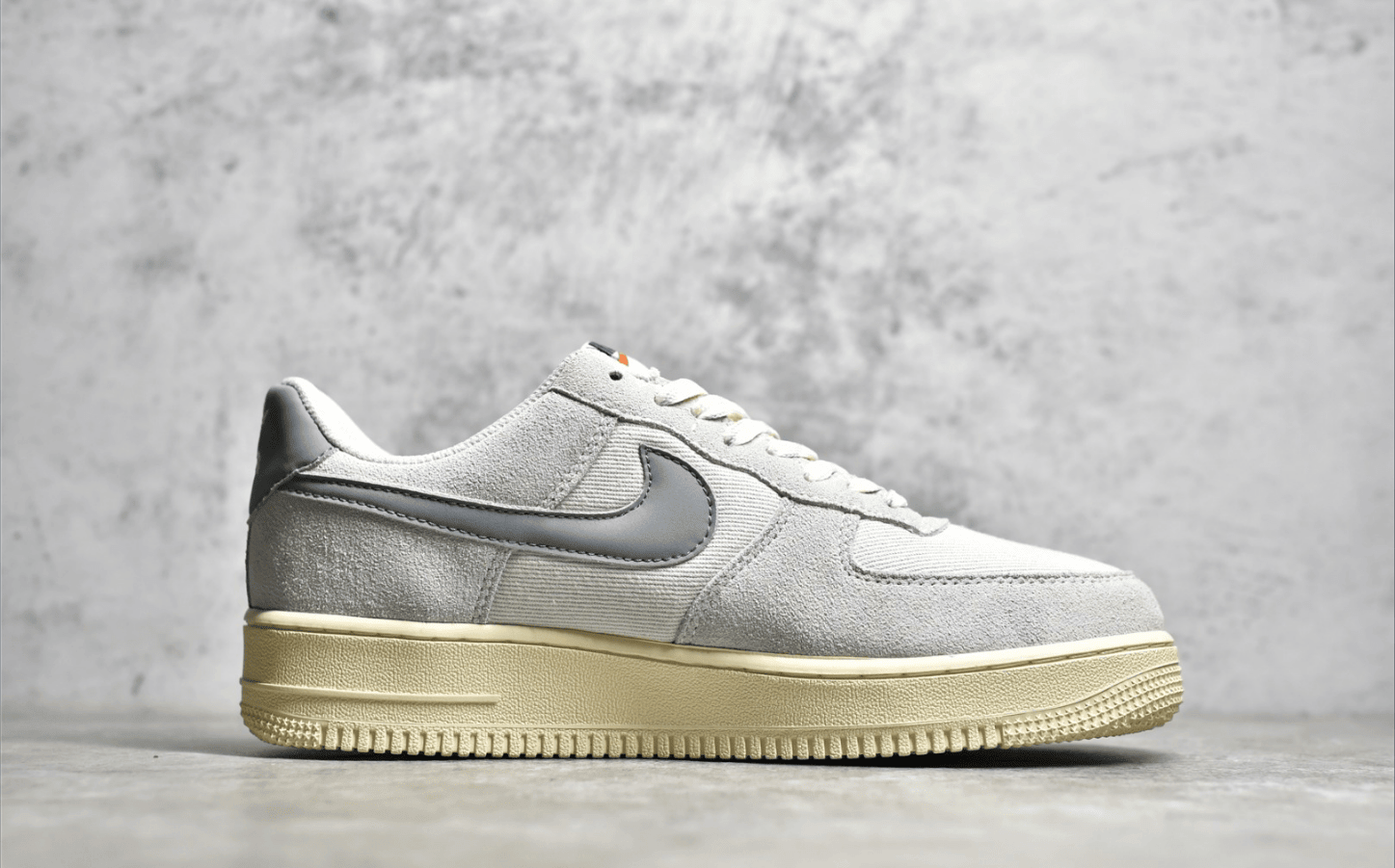 耐克空军一号米灰帆布翻毛皮拼接低帮 Nike Air Force 1 Low 耐克空军低帮板鞋 货号:DO9801-100