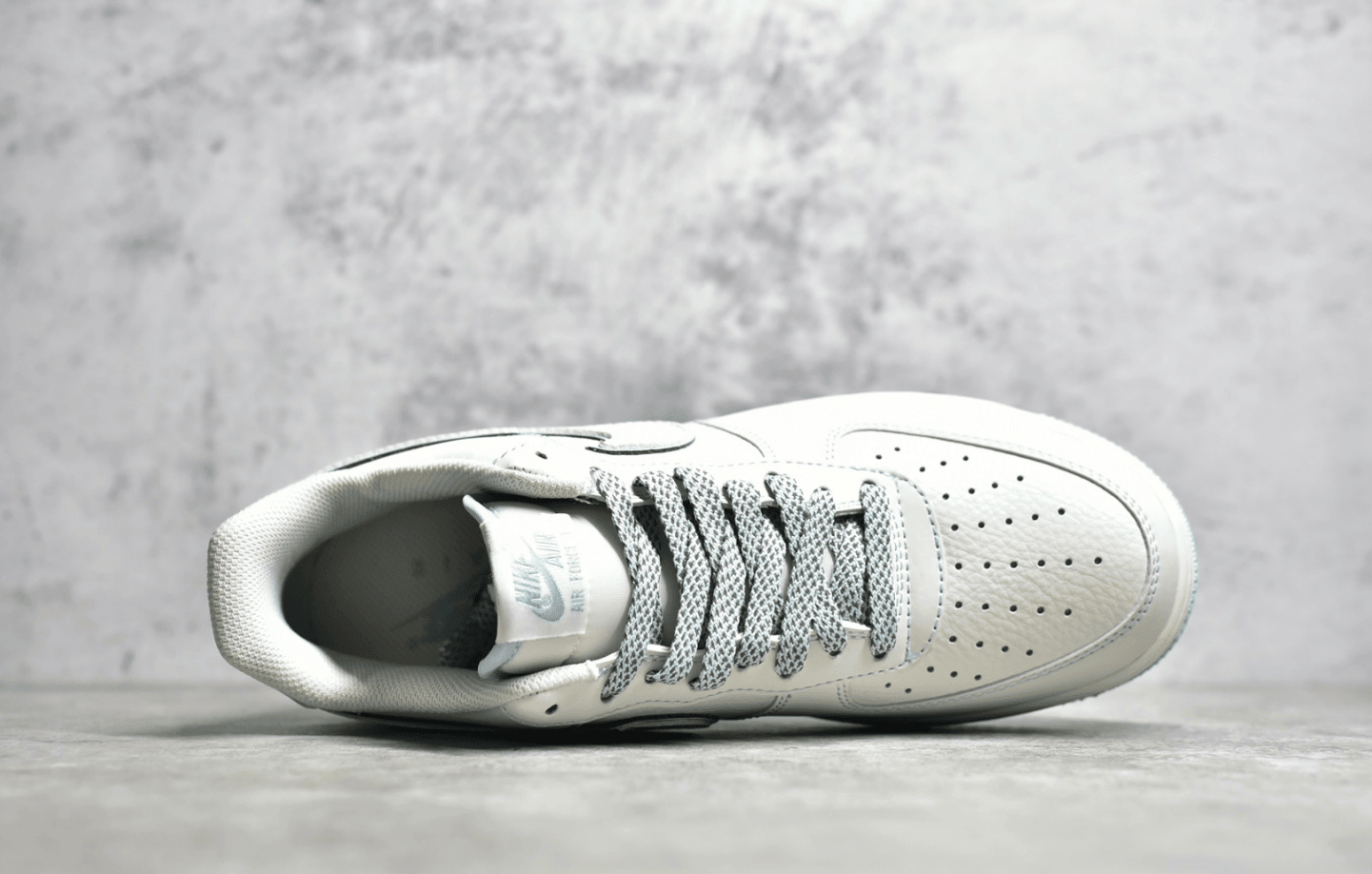 耐克空军冰蓝低帮 Undefeated x Nike Air Force 1 Low 耐克空军新款 耐克空军SOLE气垫 货号:HL5696-789